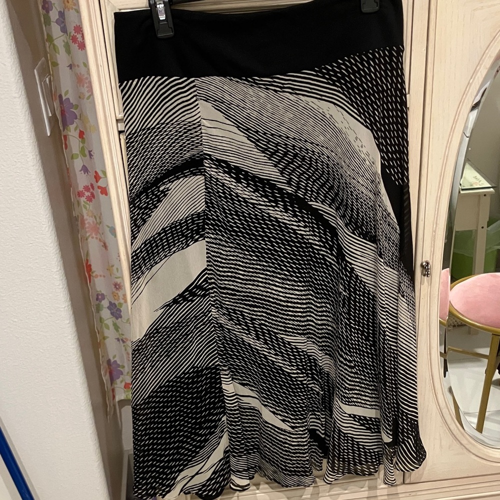 FINAL Sale before donating Chic Monochrome A-Line Skirt